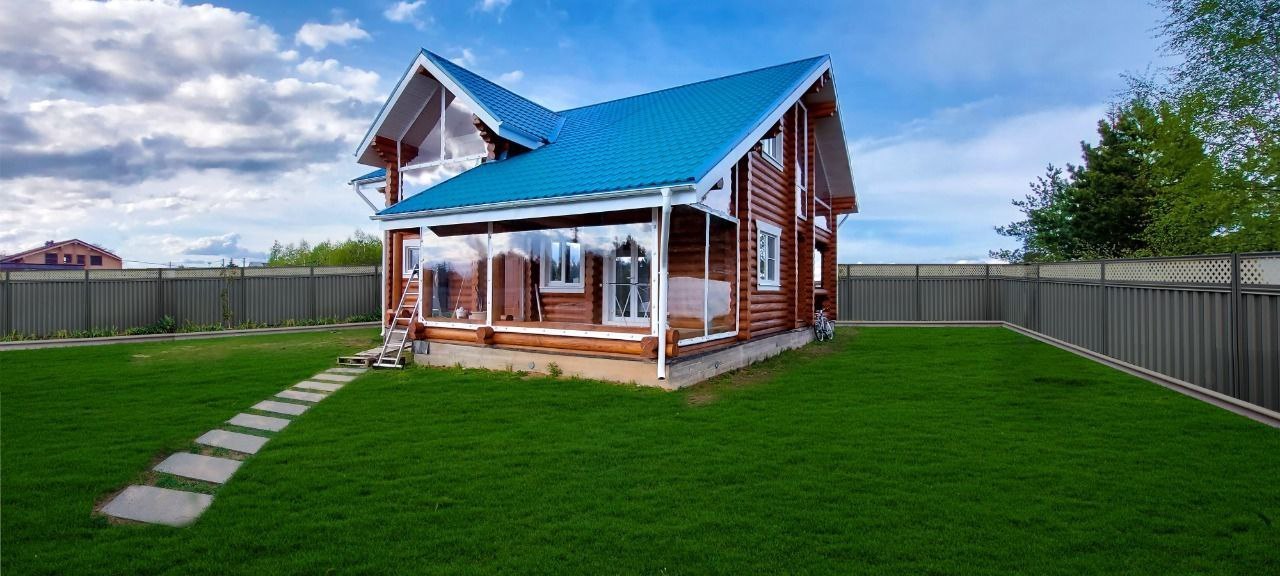 Мягкие окна на веранде загородного дома в посёлке Менделеево